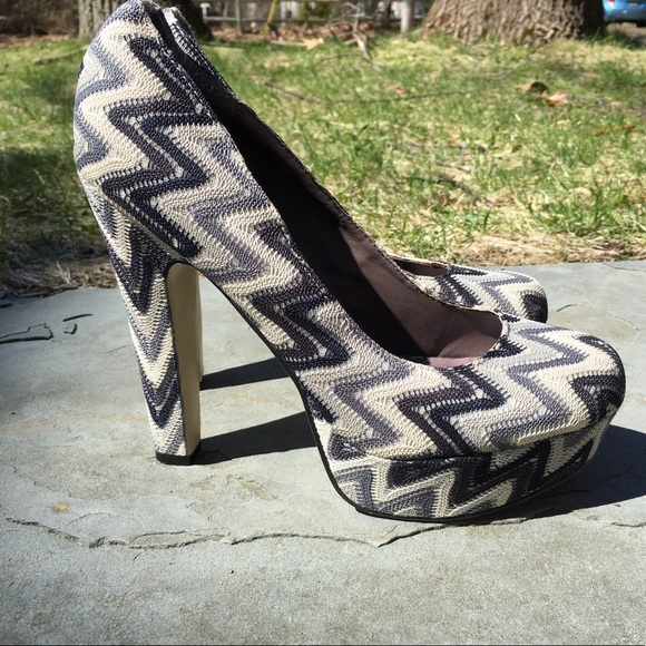Madden Girl Shoes - MADDEN GIRL platform heels size 9